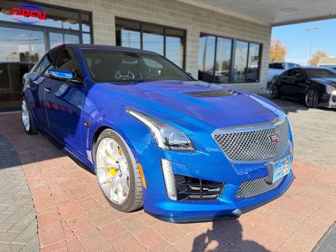 Used 2018 Cadillac CTS V w/ Luxury Package RWD image 25
