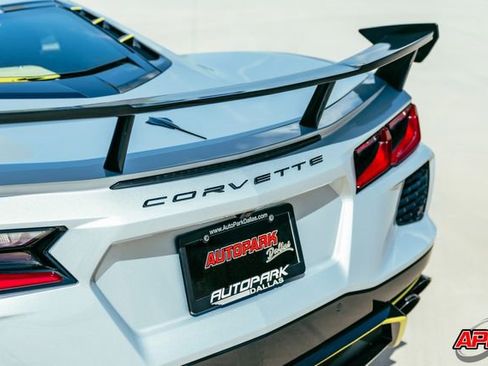 Used 2021 Chevrolet Corvette Stingray Premium Cpe w/ Z51 Performance Package image 39