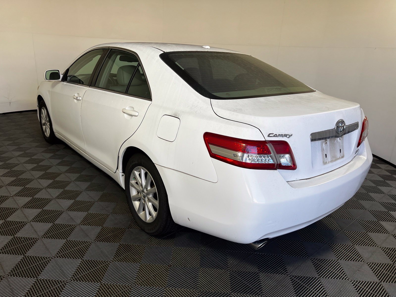 Used 2010 Toyota Camry XLE FWD image 7