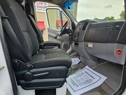 Used 2014 Mercedes-Benz Sprinter 2500 image 25