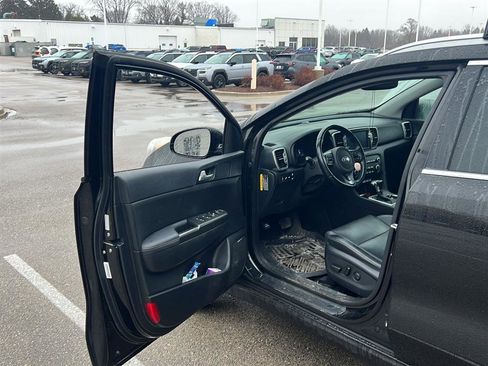 Used 2017 Kia Sportage EX w/ EX Technology Package image 3