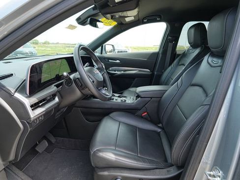 Used 2025 Cadillac XT4 Premium Luxury AWD/4WD image 16