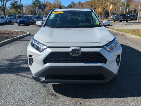 Used 2023 Toyota RAV4 XLE Premium image 9