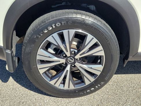 Certified 2021 Nissan Rogue SV w/ Premium Package image 13