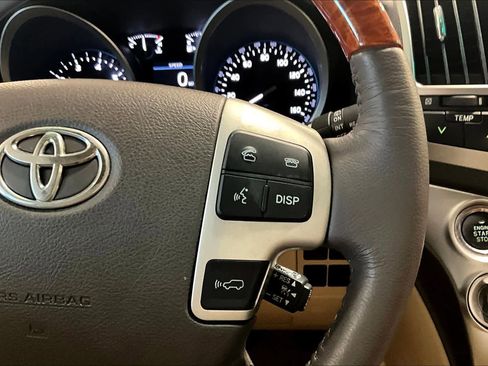 Used 2015 Toyota Land Cruiser image 22