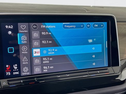 Used 2025 Volkswagen Atlas SE image 21