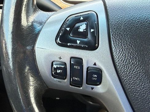 Used 2019 Ford Taurus Limited FWD image 19