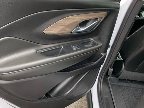 Used 2024 GMC Terrain Denali w/ Denali Premium Package image 15