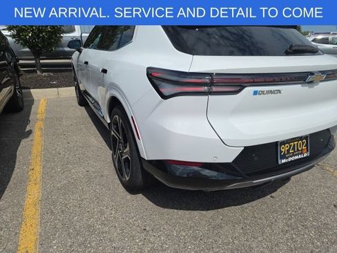 Used 2024 Chevrolet Equinox EV LT w/ LPO, Trailering Package FWD image 5