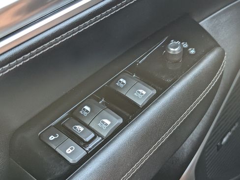 Used 2023 Jeep Wagoneer Series III w/ Convenience Group I AWD/4WD image 24