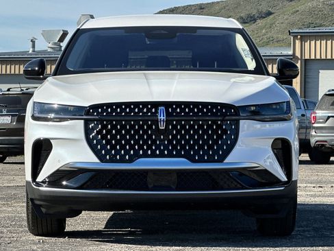 New 2026 Lincoln Nautilus Premier image 8