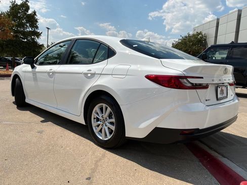 Used 2026 Toyota Camry LE FWD image 8