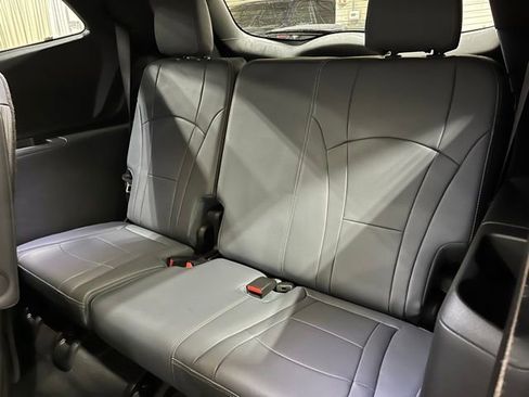 Used 2023 Buick Enclave Premium w/ Experience Buick Package image 7