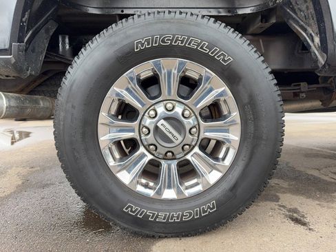 Used 2017 Ford F250 Lariat w/ Lariat Ultimate Package image 13