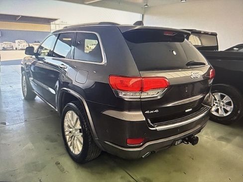 Used 2018 Jeep Grand Cherokee Overland w/ Jeep Active Safety Group image 3