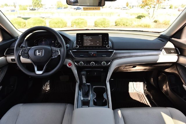 Used 2018 Honda Accord LX image 7