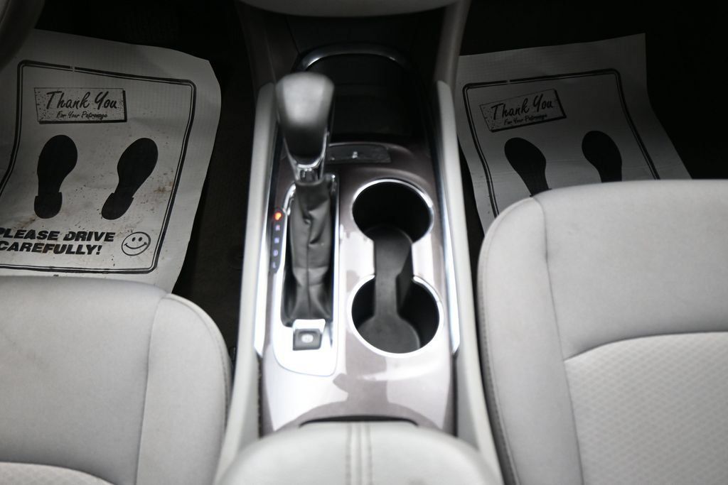 Used 2023 Chevrolet Malibu LT FWD image 16