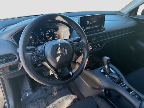 Used 2023 Honda HR-V LX image 9