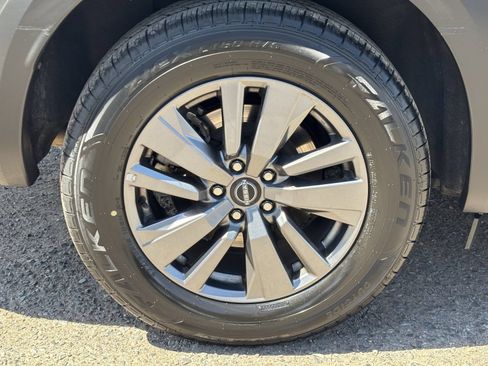 Used 2025 Nissan Pathfinder SV FWD image 10