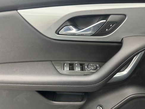 Used 2020 Chevrolet Blazer LT image 17