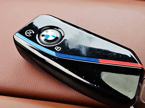 Used 2023 BMW X7 M60i w/ Executive Package image 38