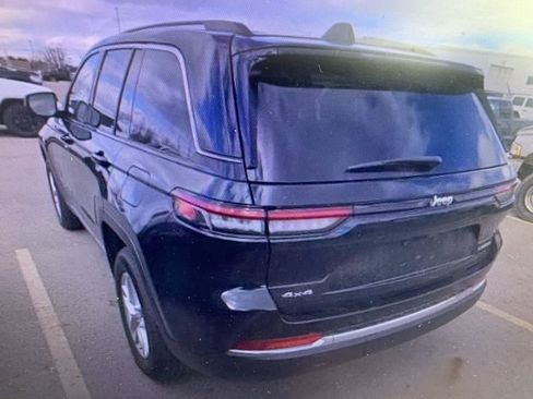 Used 2023 Jeep Grand Cherokee Laredo w/ Trailer Tow Prep Group (B) image 5