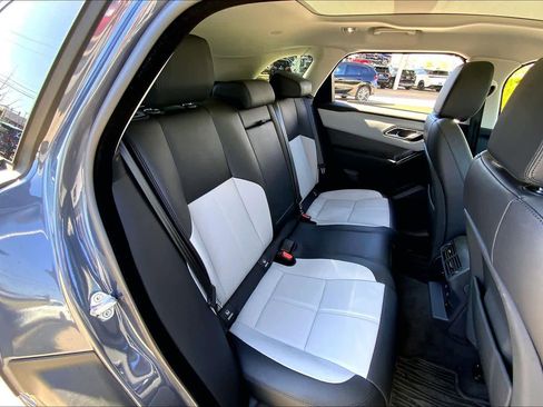 Used 2025 Land Rover Range Rover Velar Dynamic SE image 18