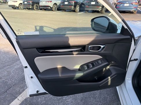 Used 2022 Honda Civic Touring image 19