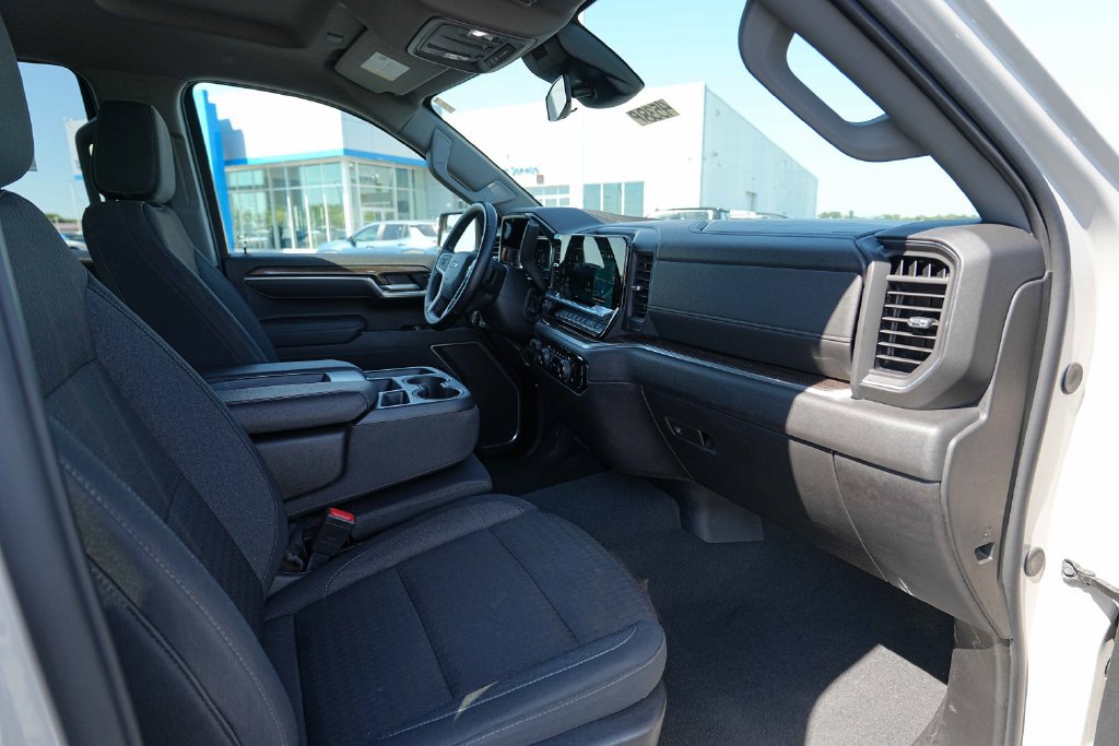 Used 2026 Chevrolet Silverado 1500 RST AWD/4WD image 23