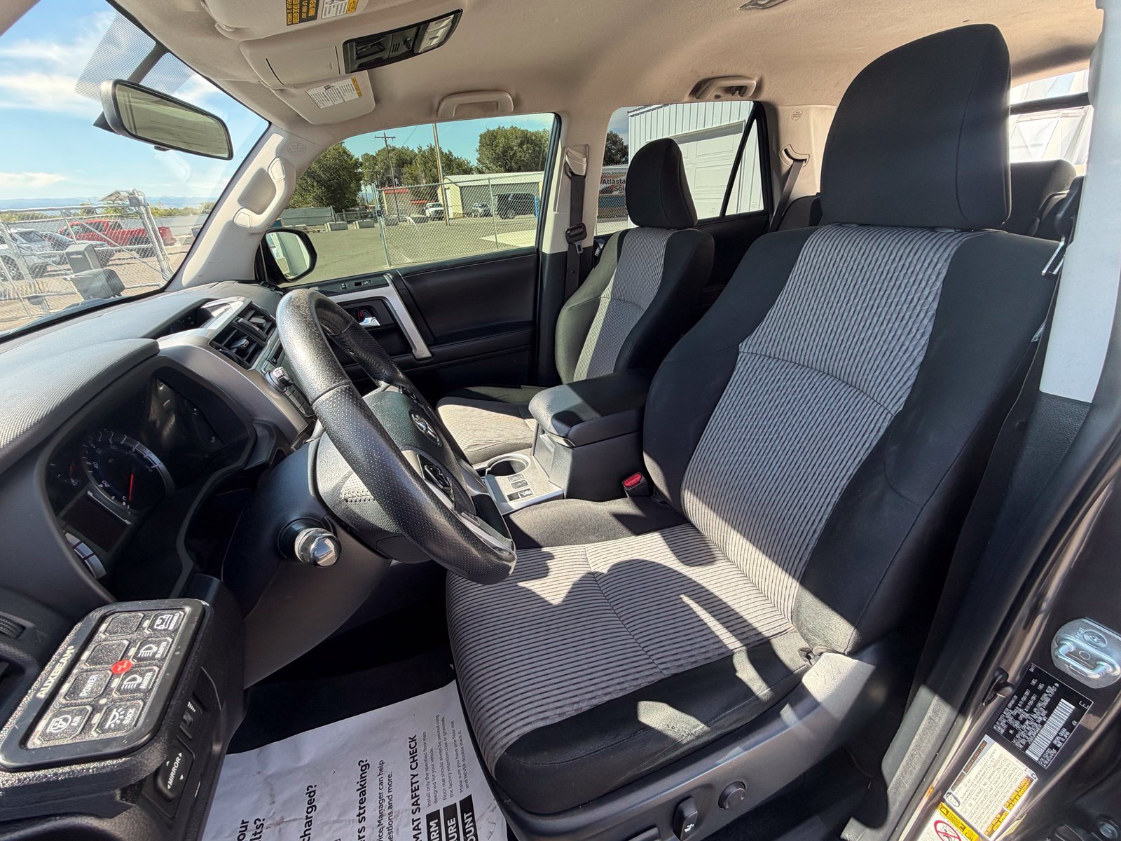 Used 2017 Toyota 4Runner SR5 AWD/4WD image 16