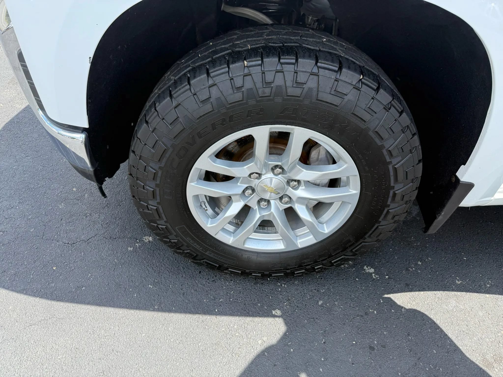Used 2019 Chevrolet Silverado 1500 LT w/ Z71 Off-Road Package AWD/4WD image 18