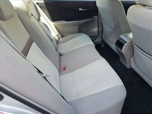 Used 2014 Toyota Camry LE image 18