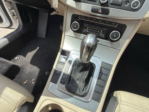 Used 2012 Volkswagen CC Lux Limited FWD image 41
