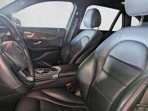 Used 2019 Mercedes-Benz GLC 300 image 17
