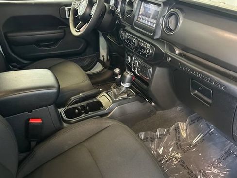Used 2023 Jeep Wrangler Unlimited AWD/4WD image 18