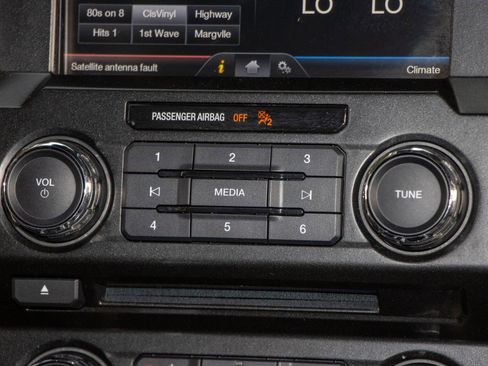 Used 2015 Ford F150 Lariat image 23