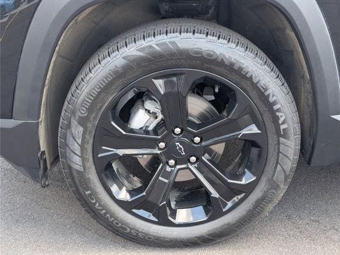 Used 2025 Chevrolet Equinox LT w/ Midnight Edition FWD image 9