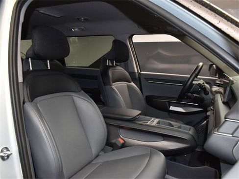 Certified 2024 Kia EV9 Light Long Range image 13