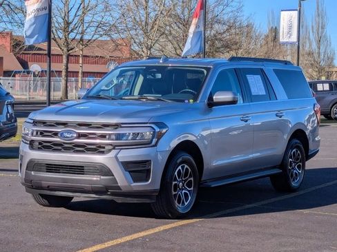 Used 2024 Ford Expedition Max XLT image 9