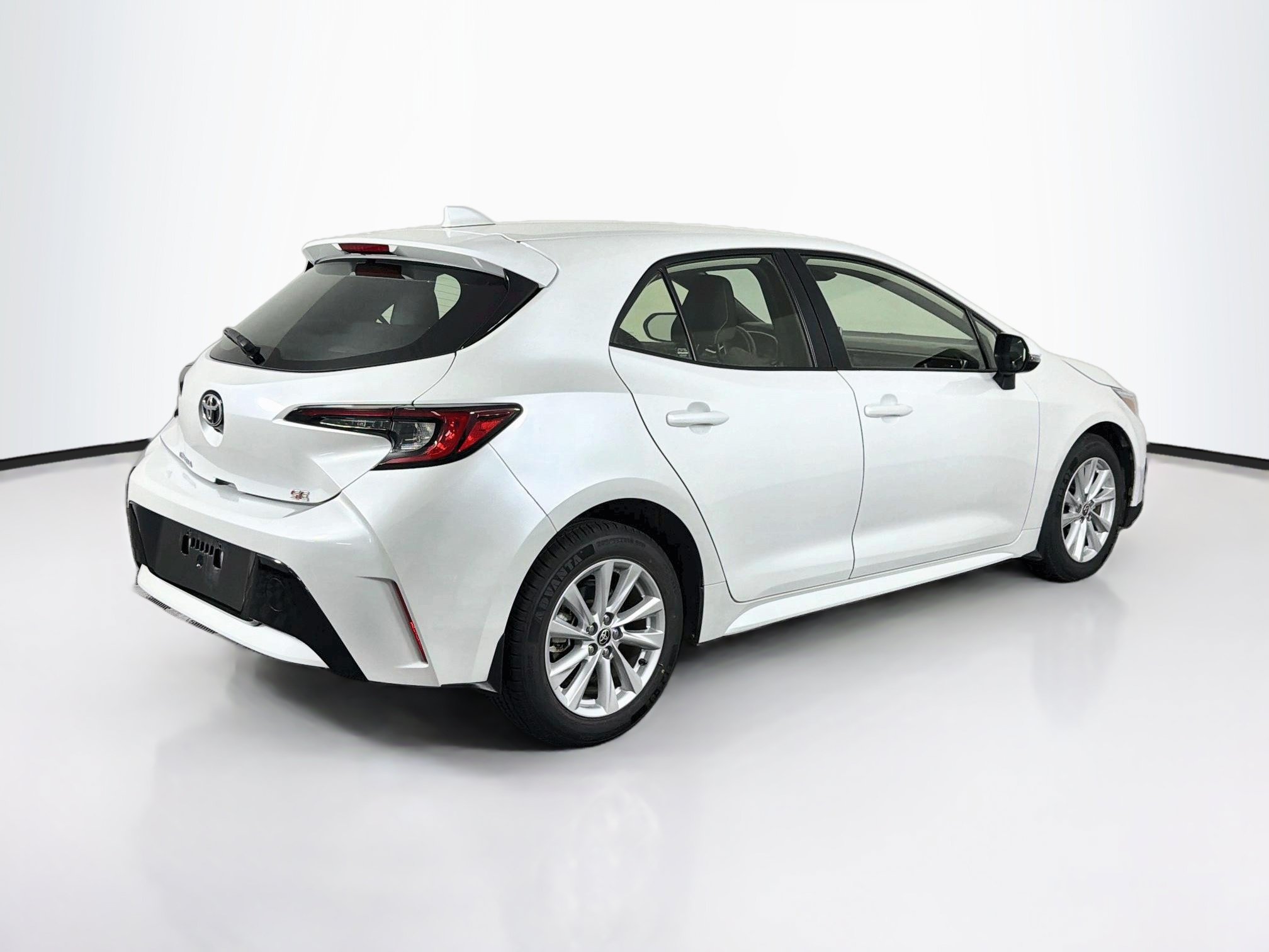 Used 2025 Toyota Corolla SE FWD image 9