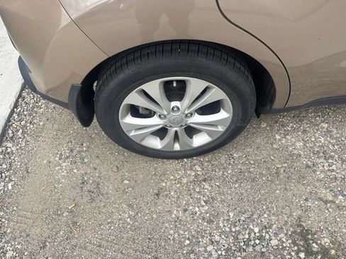 Used 2014 Kia Soul + FWD image 12