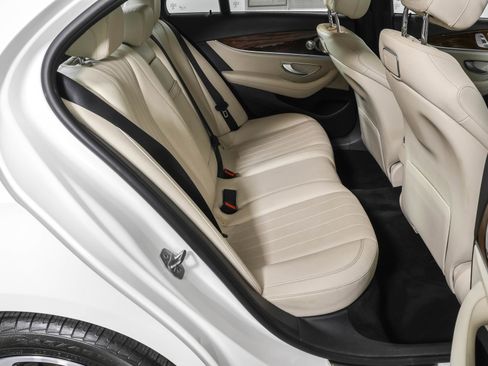 Used 2018 Mercedes-Benz E 300 4MATIC image 40