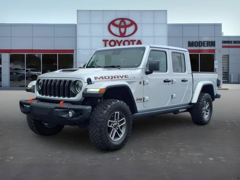 Used 2024 Jeep Gladiator Mojave AWD/4WD image 1