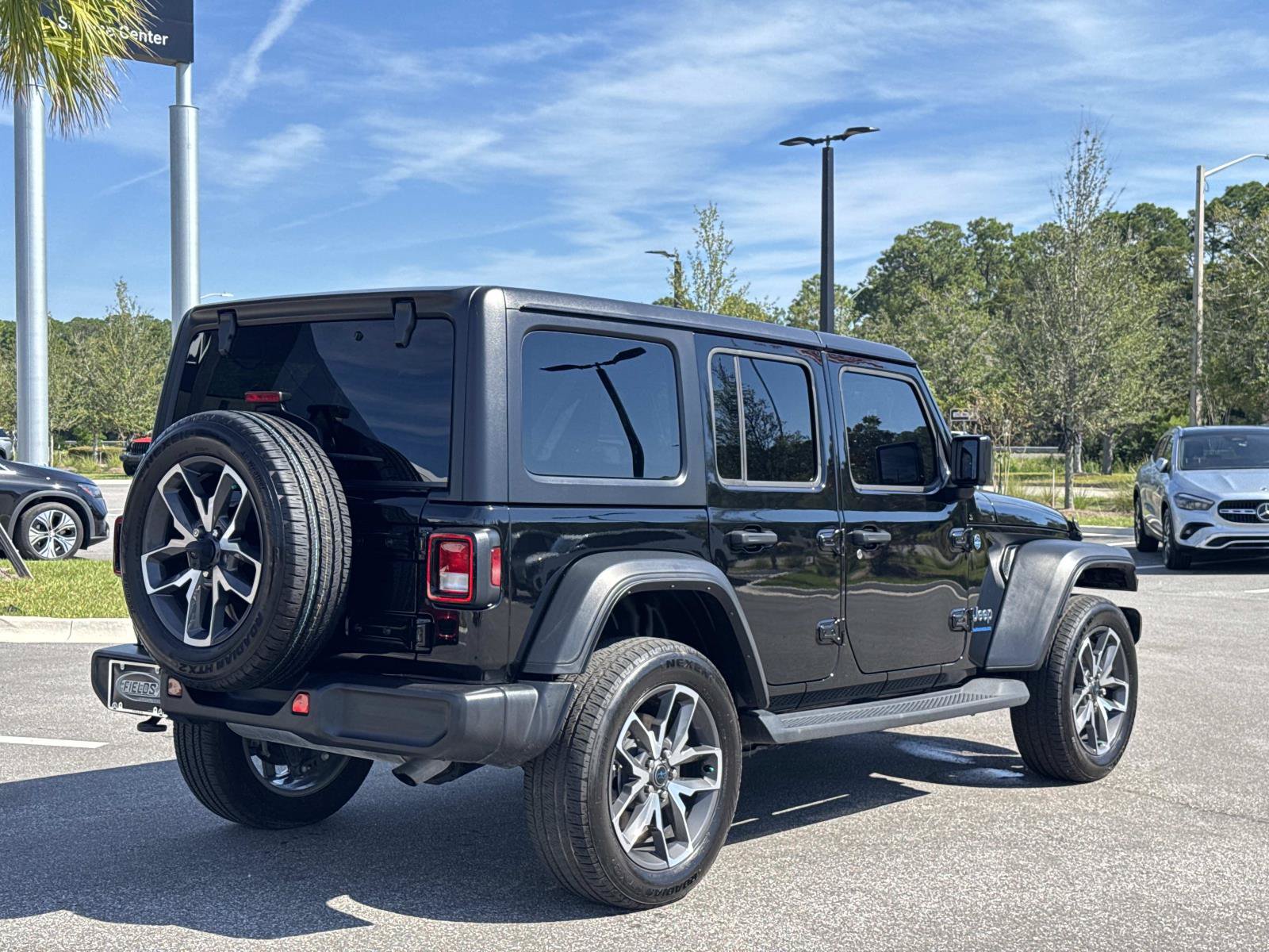 Used 2025 Jeep Wrangler Unlimited Sport S 4xe AWD/4WD image 3
