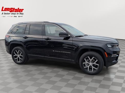 Used 2023 Jeep Grand Cherokee Limited AWD/4WD image 7