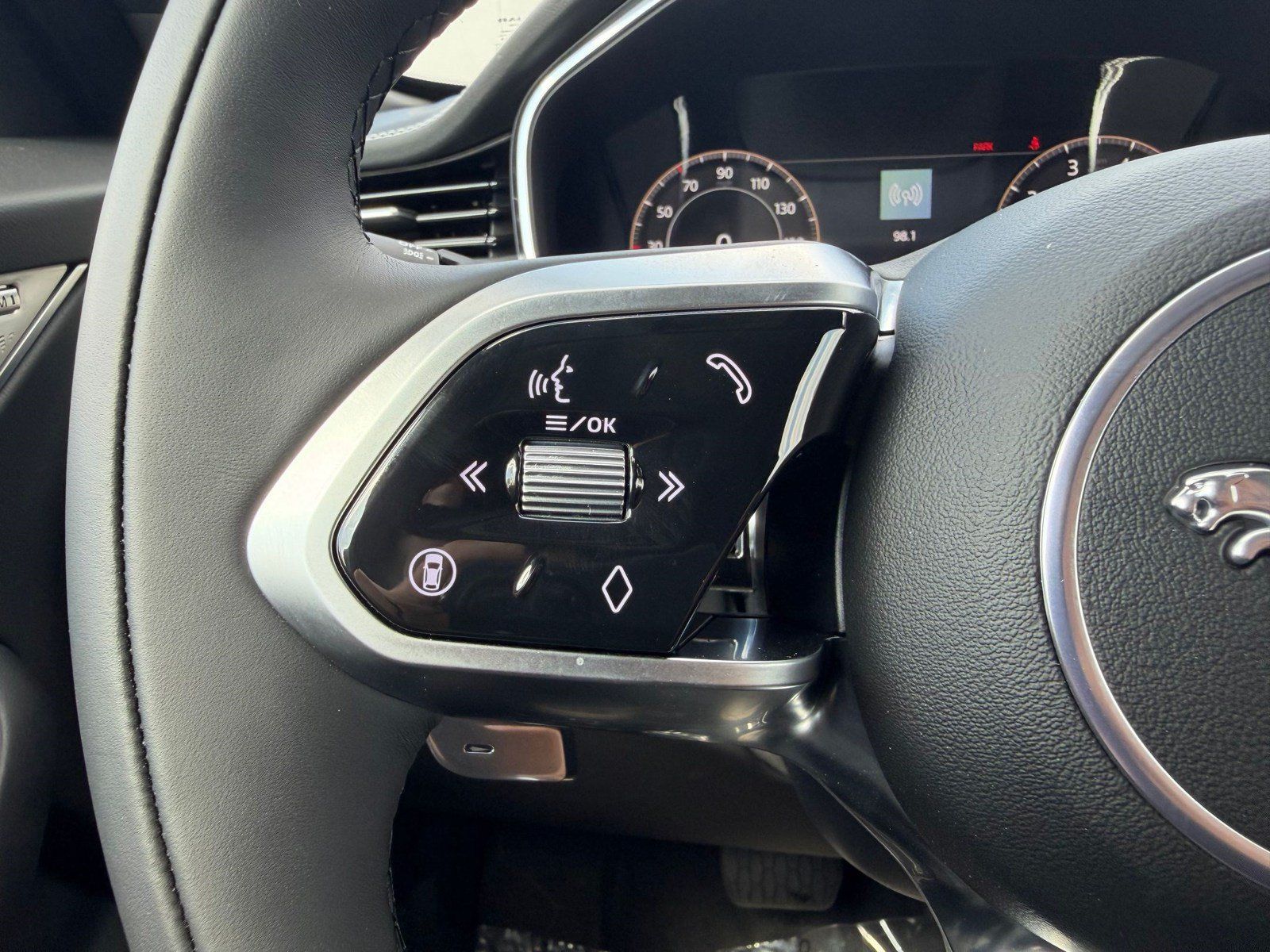 New 2026 Jaguar F-PACE R-Dynamic S AWD/4WD image 9