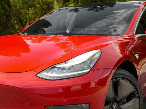 Used 2019 Tesla Model 3 Standard Range RWD image 4
