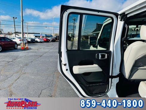 Used 2022 Jeep Gladiator Overland image 59