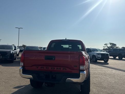 Used 2017 Toyota Tacoma TRD Off-Road w/ Tow Package (A/T) AWD/4WD image 17