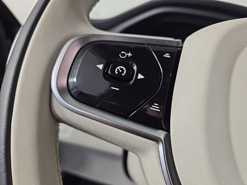 Certified 2025 Volvo XC60 T8 Plus w/ Protection Package Premier image 29